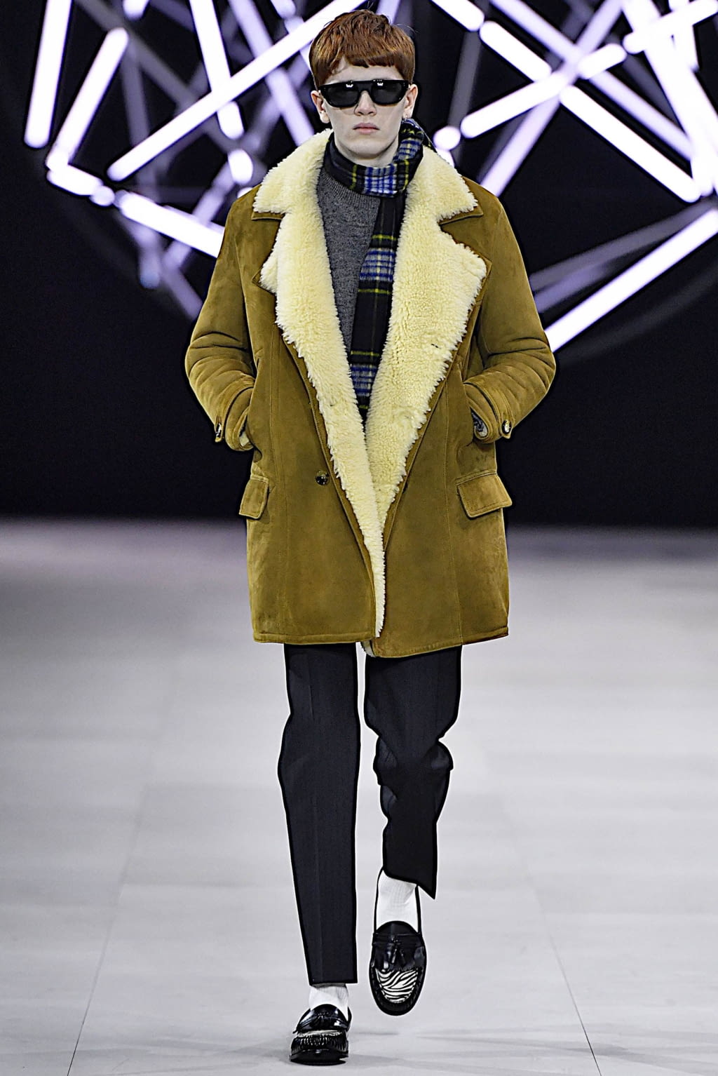 Fashion Week Paris Fall/Winter 2019 look 33 from the Celine collection menswear