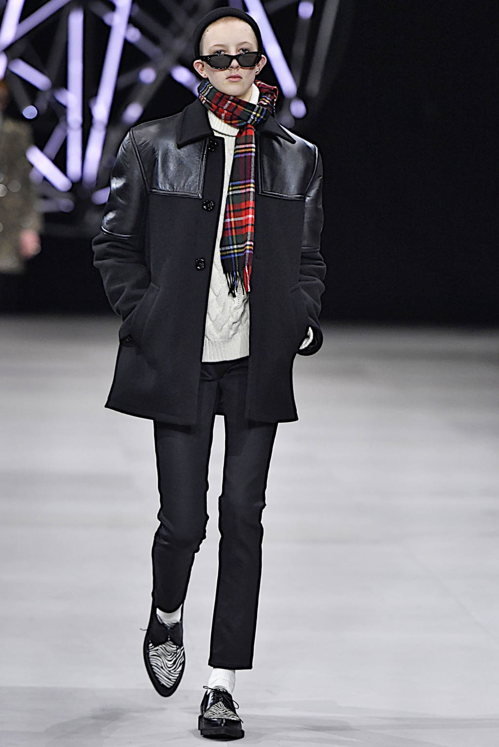 Fashion Week Paris Fall/Winter 2019 look 42 from the Celine collection 男装