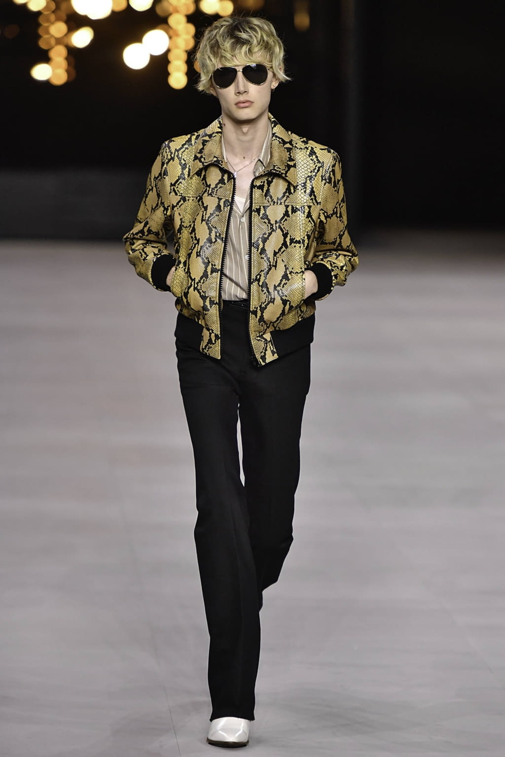 Fashion Week Paris Spring/Summer 2020 look 28 from the Celine collection 男装