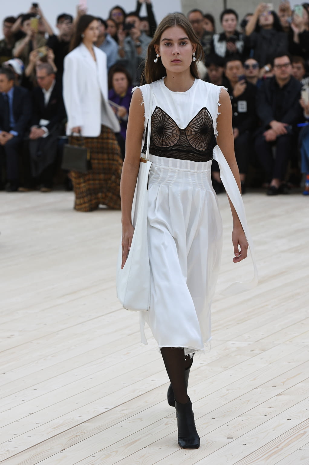 Fashion Week Paris Spring/Summer 2017 look 14 from the Celine collection womenswear