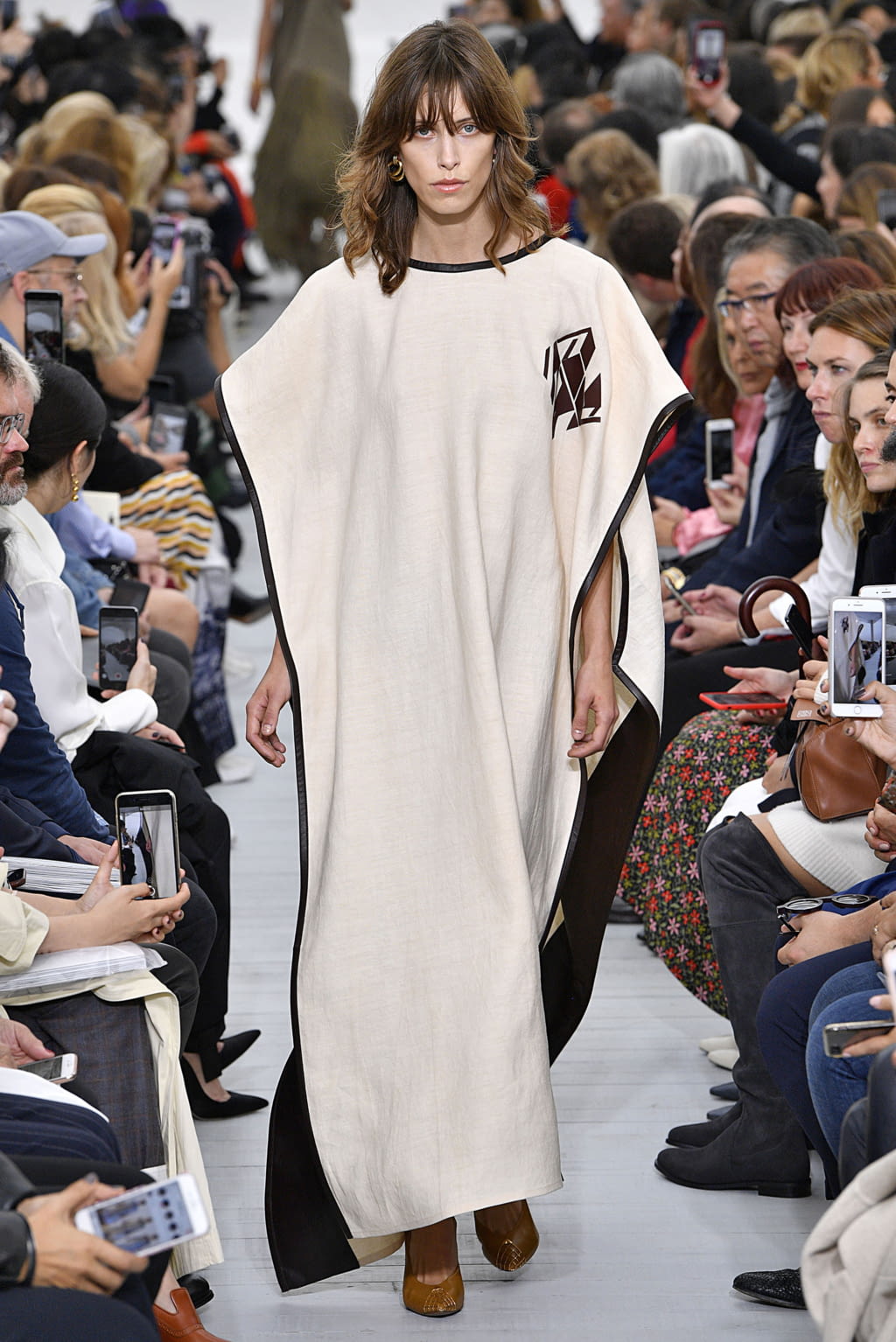 Fashion Week Paris Spring/Summer 2018 look 13 from the Celine collection womenswear
