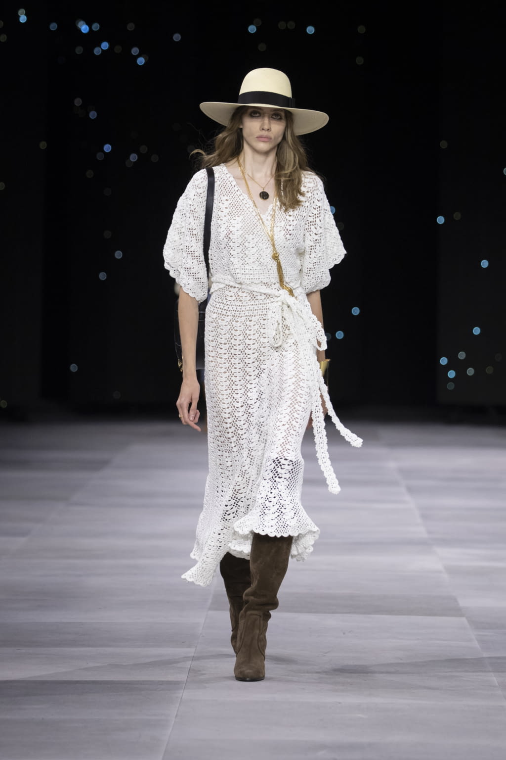 Fashion Week Paris Spring/Summer 2020 look 28 from the Celine collection womenswear