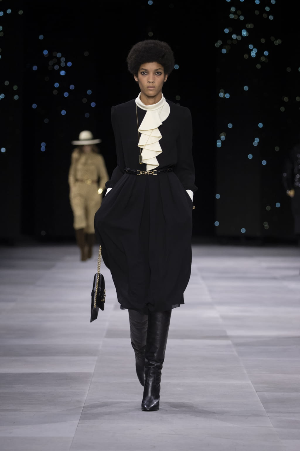 Fashion Week Paris Spring/Summer 2020 look 34 from the Celine collection womenswear