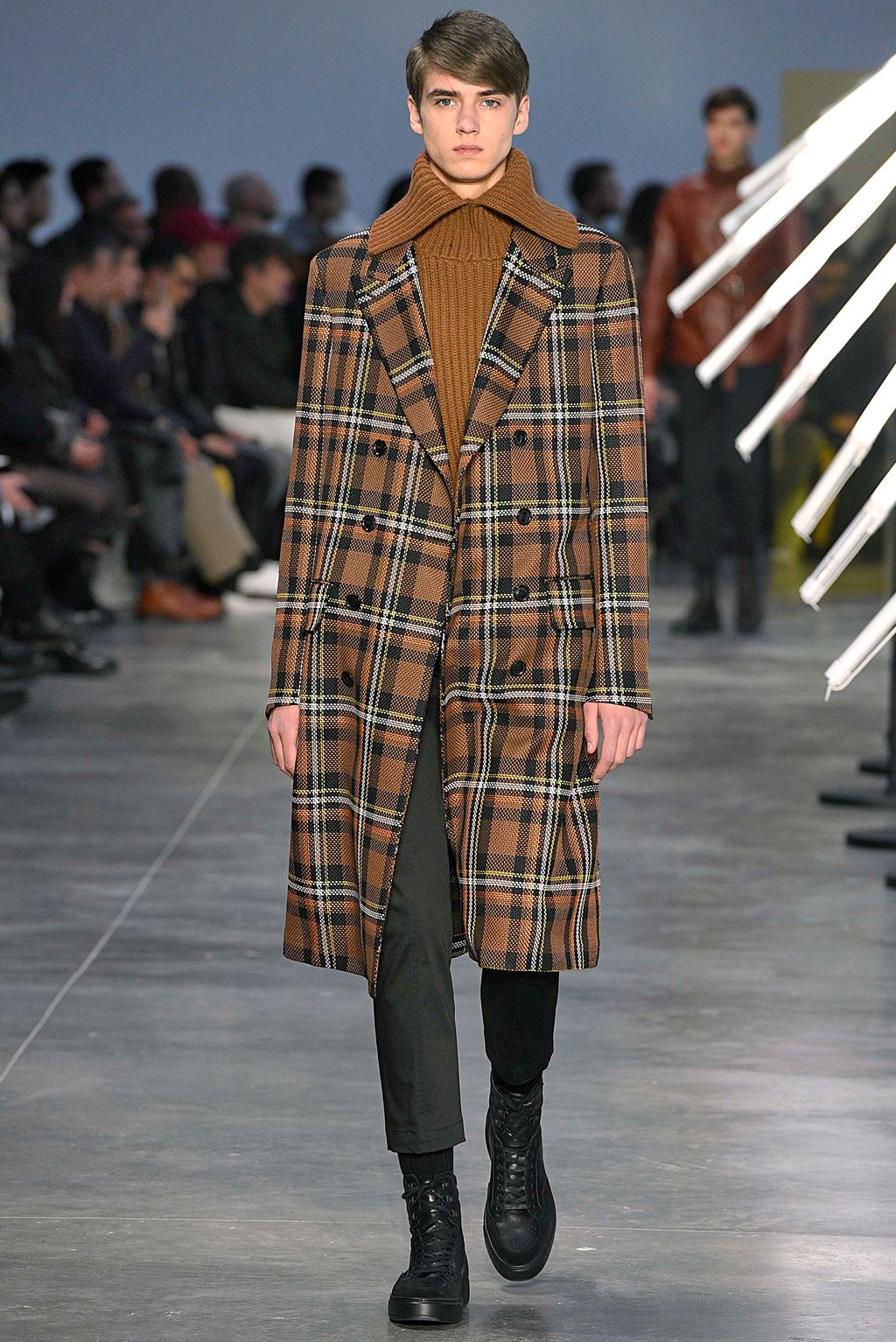Fashion Week Paris Fall/Winter 2018 look 44 from the Cerruti 1881 collection 男装
