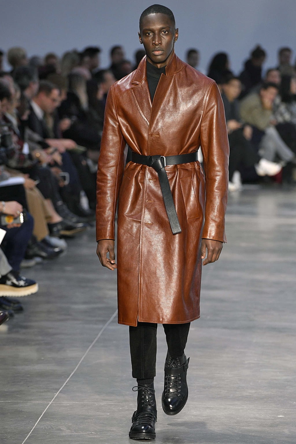 Fashion Week Paris Fall/Winter 2018 look 47 from the Cerruti 1881 collection menswear