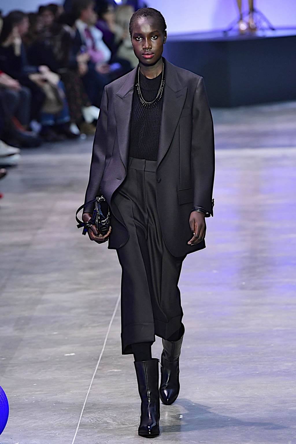 Fashion Week Paris Fall/Winter 2019 look 8 from the Cerruti 1881 collection 男装