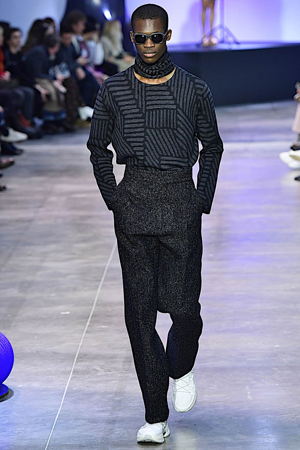 Fashion Week Paris Fall/Winter 2019 look 32 from the Cerruti 1881 collection 男装