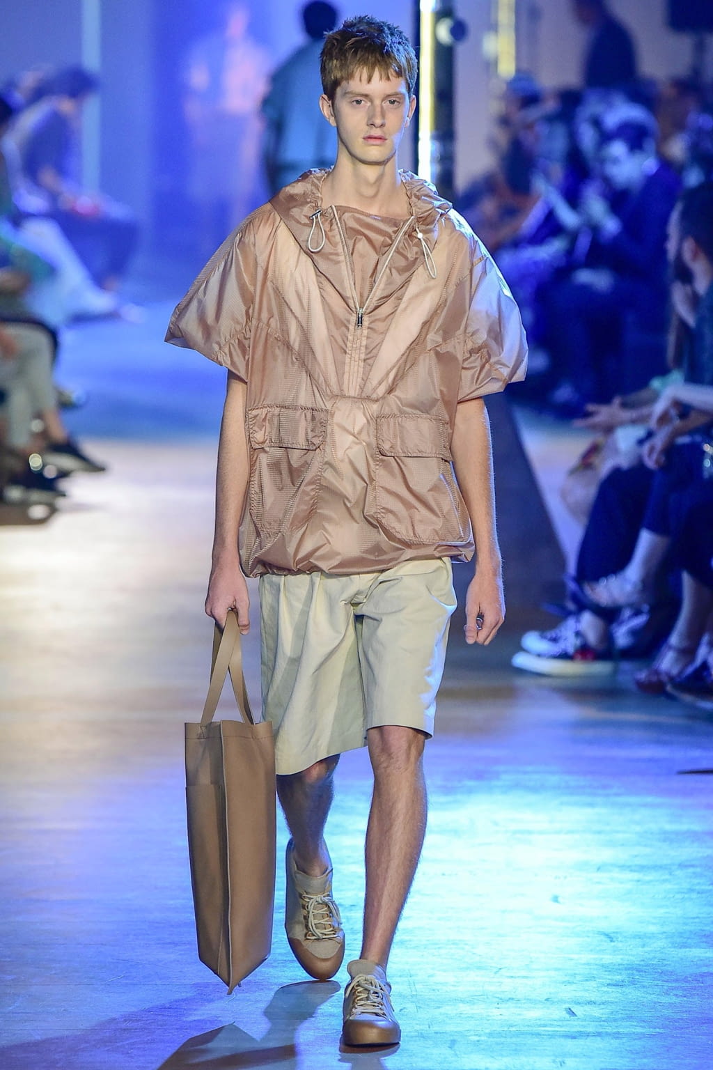 Fashion Week Paris Spring/Summer 2019 look 12 from the Cerruti 1881 collection 男装