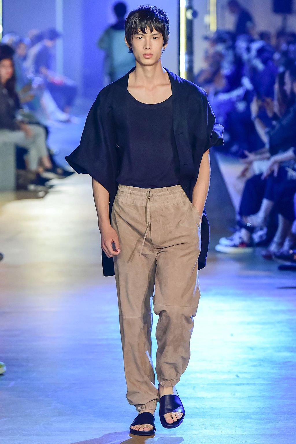 Fashion Week Paris Spring/Summer 2019 look 20 from the Cerruti 1881 collection menswear
