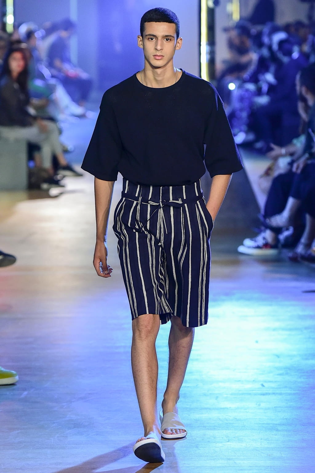 Fashion Week Paris Spring/Summer 2019 look 33 from the Cerruti 1881 collection menswear