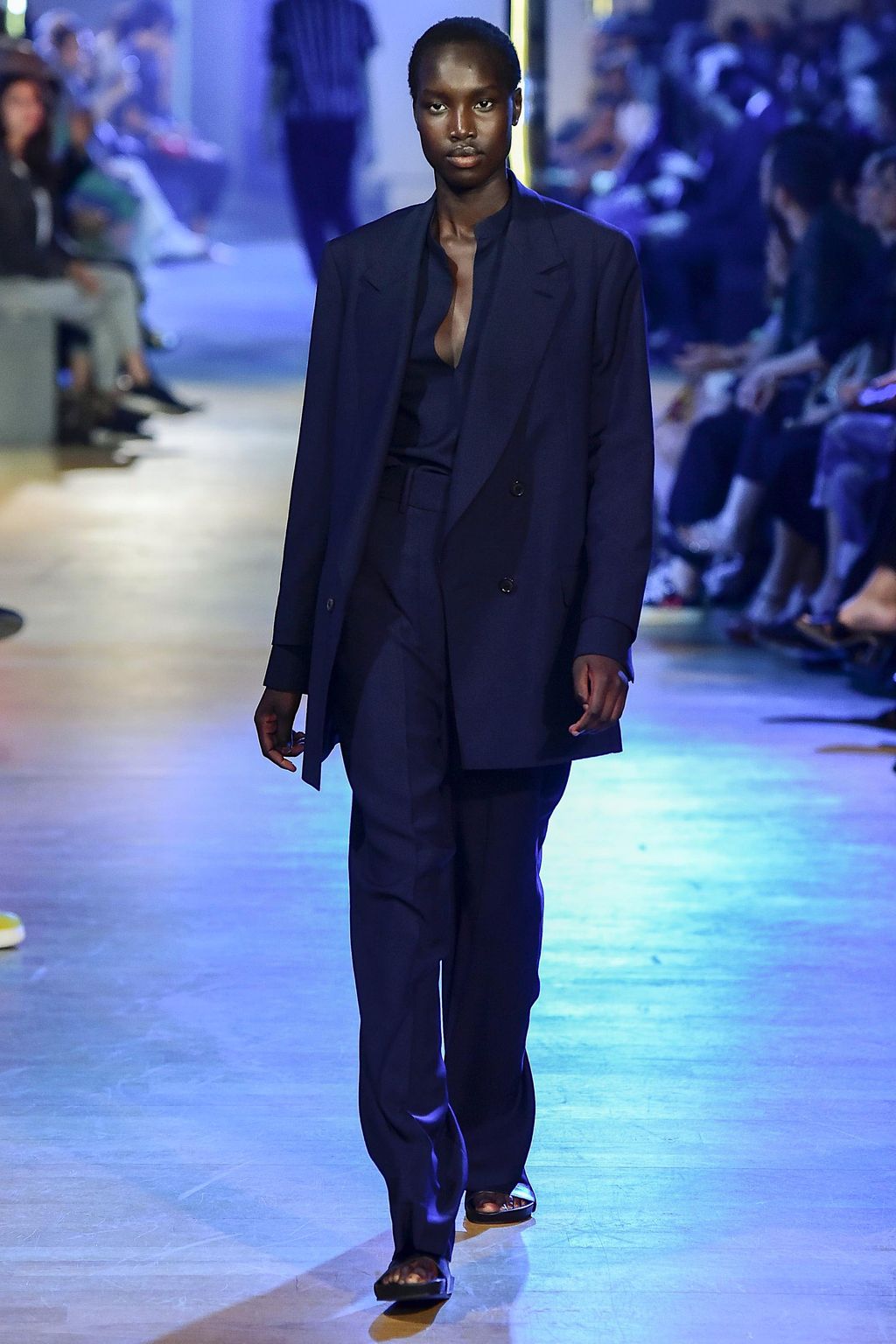 Fashion Week Paris Spring/Summer 2019 look 38 from the Cerruti 1881 collection 男装