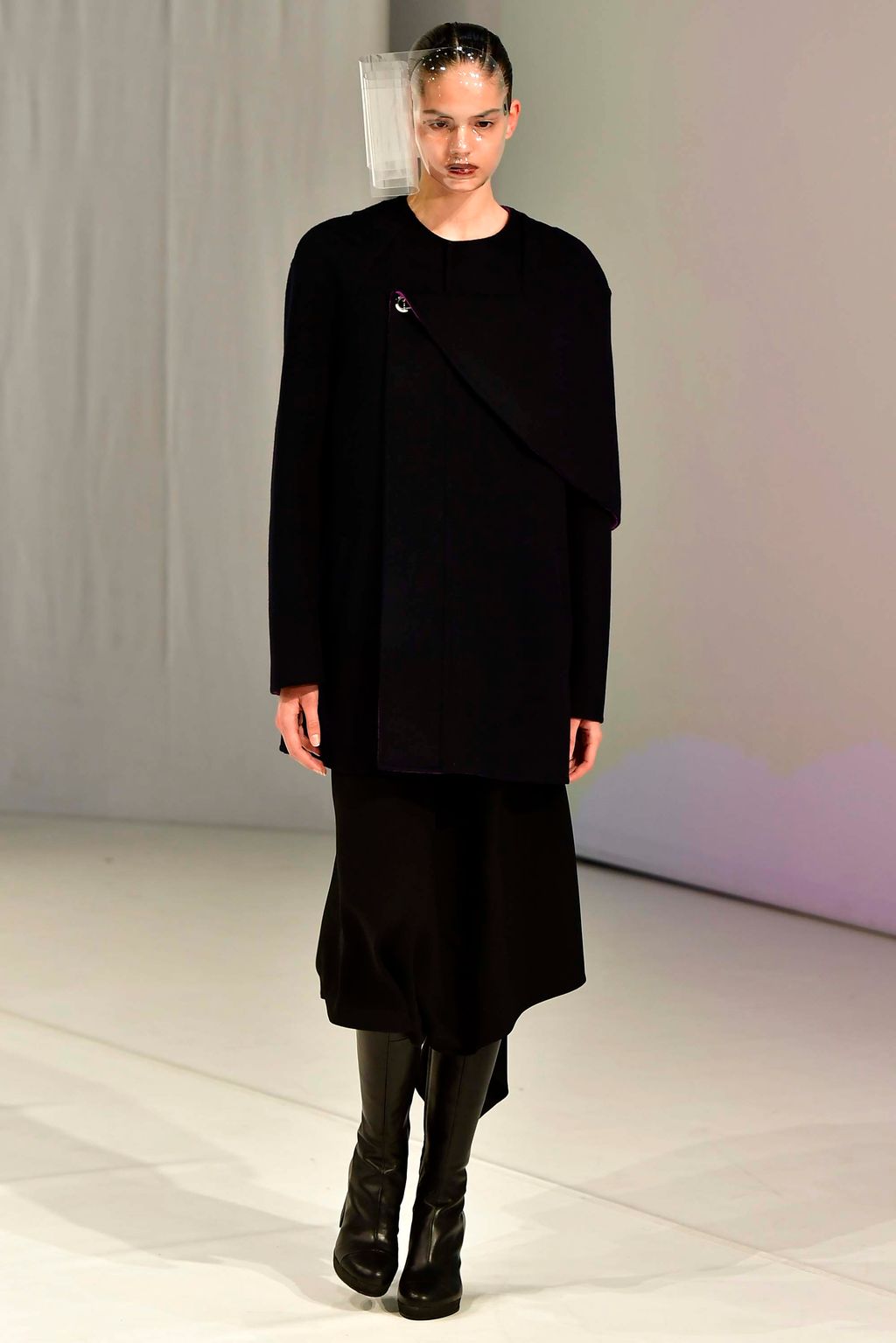 Fashion Week London Fall/Winter 2018 look 26 from the Chalayan collection womenswear