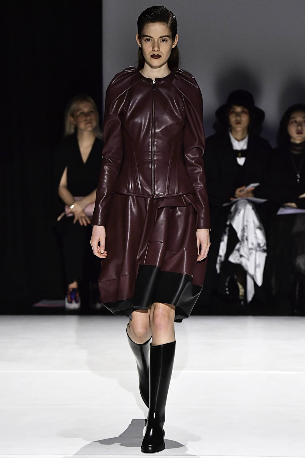 Fashion Week London Fall/Winter 2019 look 3 from the Chalayan collection womenswear