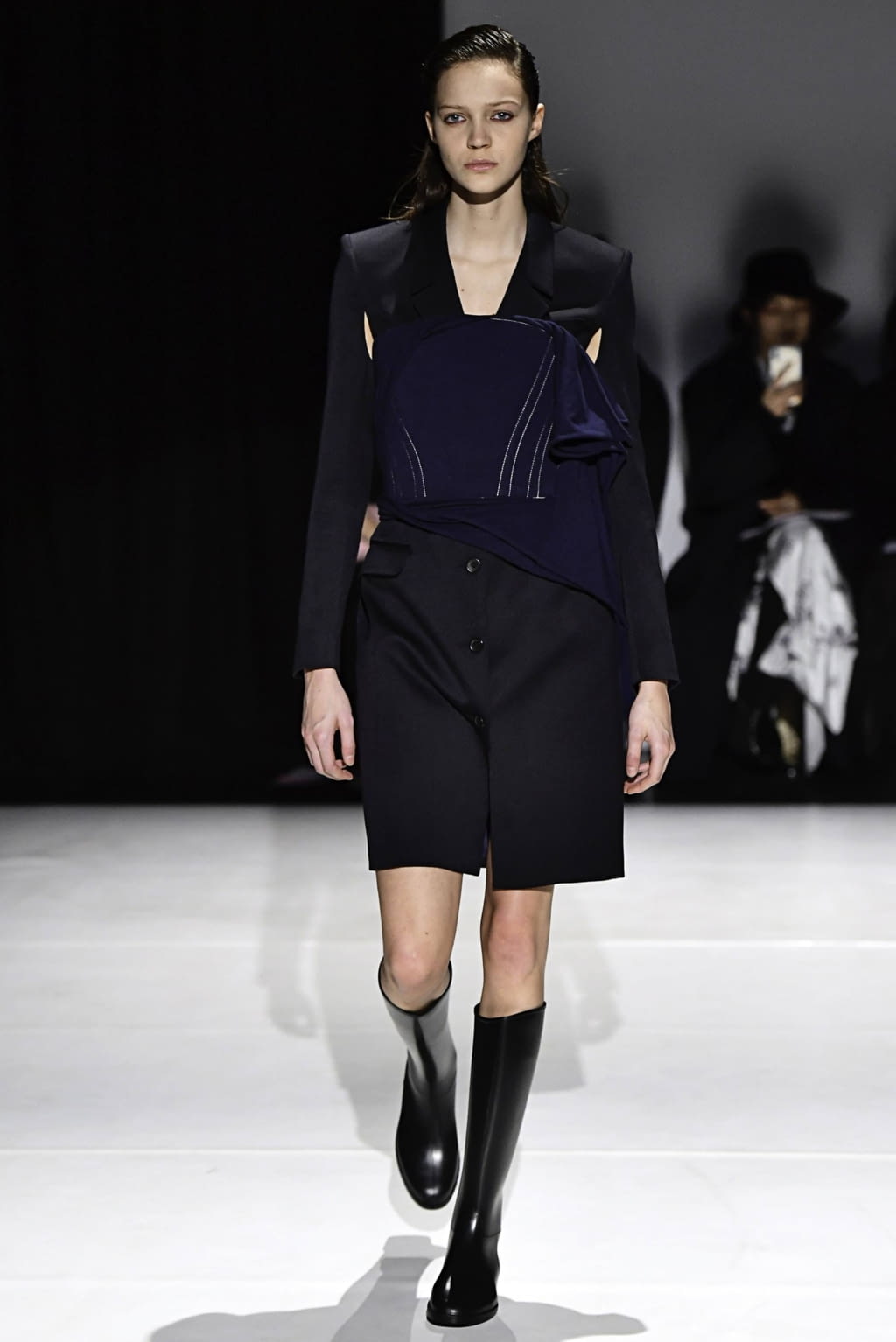 Fashion Week London Fall/Winter 2019 look 9 from the Chalayan collection womenswear