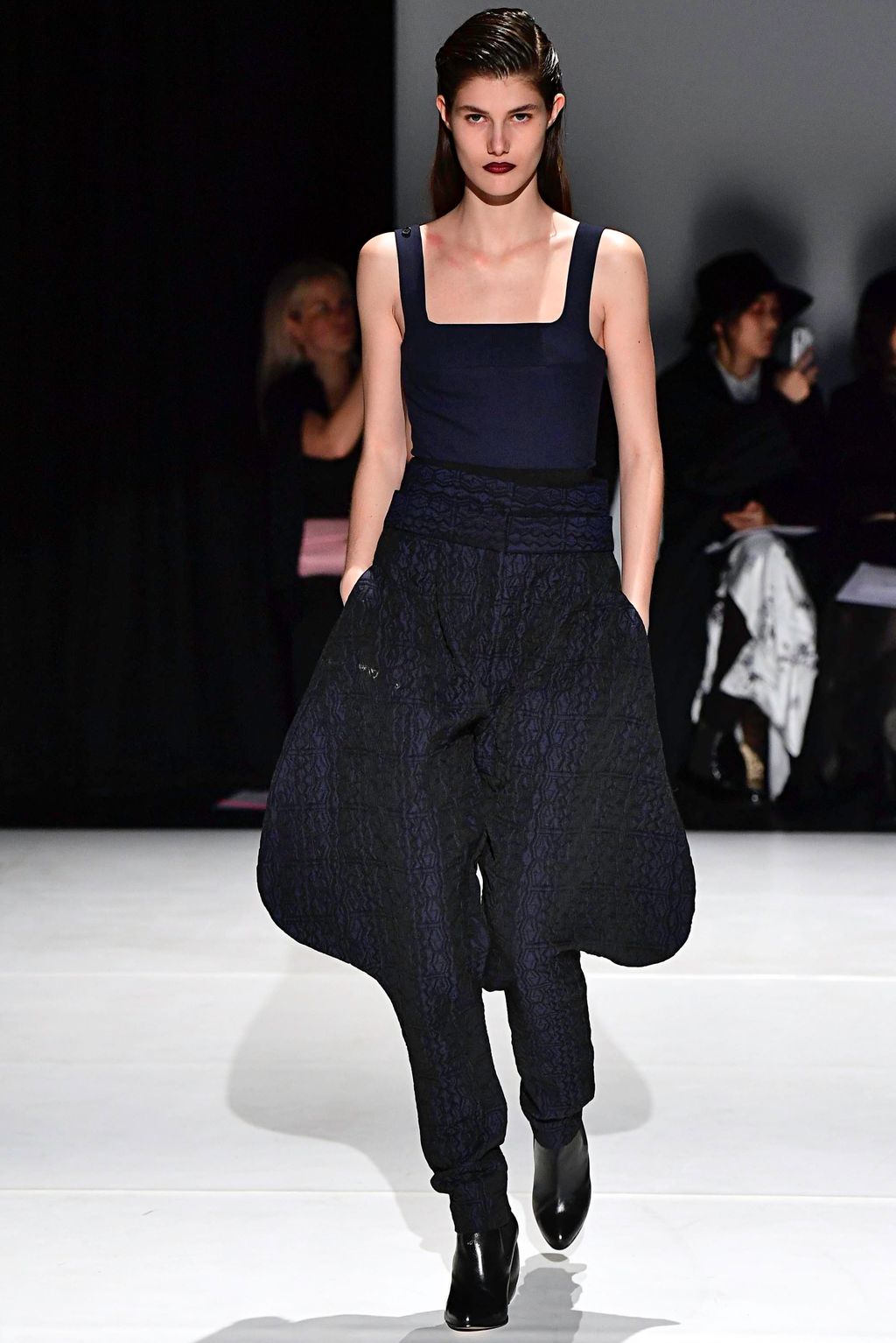 Fashion Week London Fall/Winter 2019 look 12 from the Chalayan collection womenswear