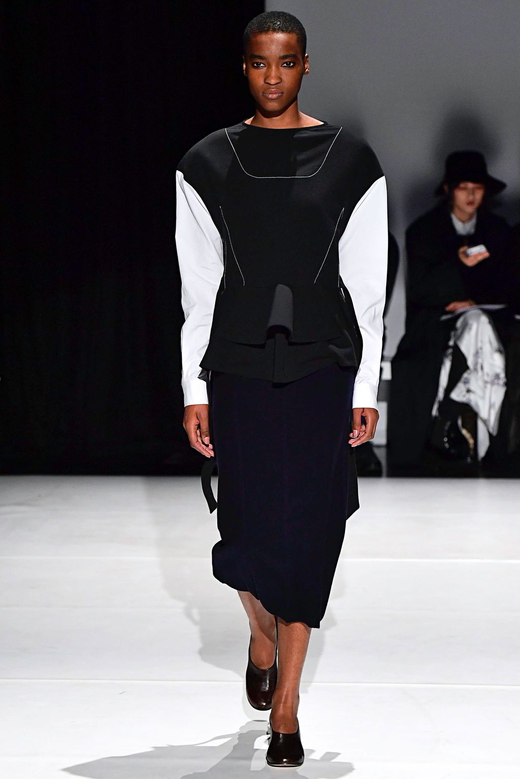 Fashion Week London Fall/Winter 2019 look 21 from the Chalayan collection womenswear