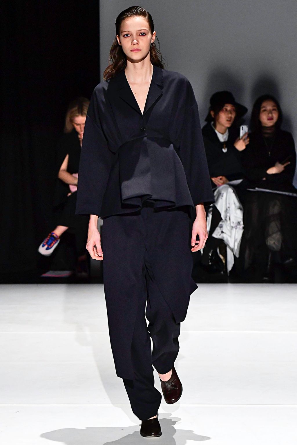 Fashion Week London Fall/Winter 2019 look 28 from the Chalayan collection womenswear