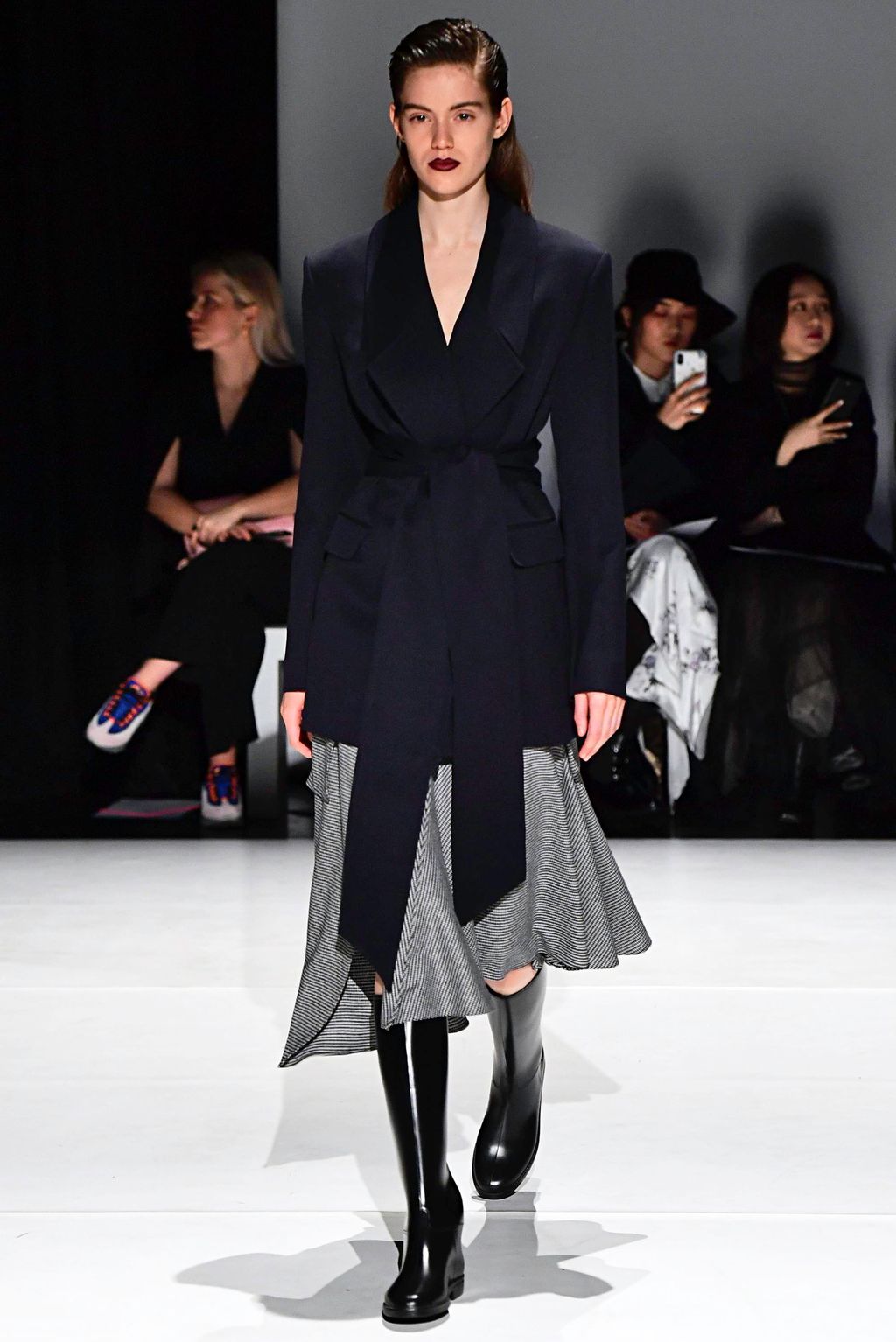 Fashion Week London Fall/Winter 2019 look 29 from the Chalayan collection 女装