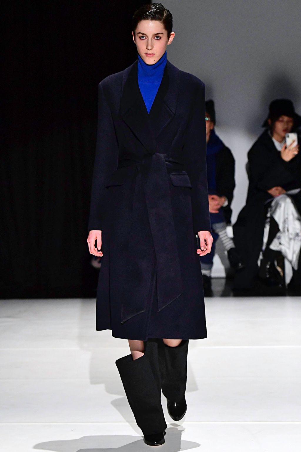Fashion Week London Fall/Winter 2019 look 30 from the Chalayan collection 女装
