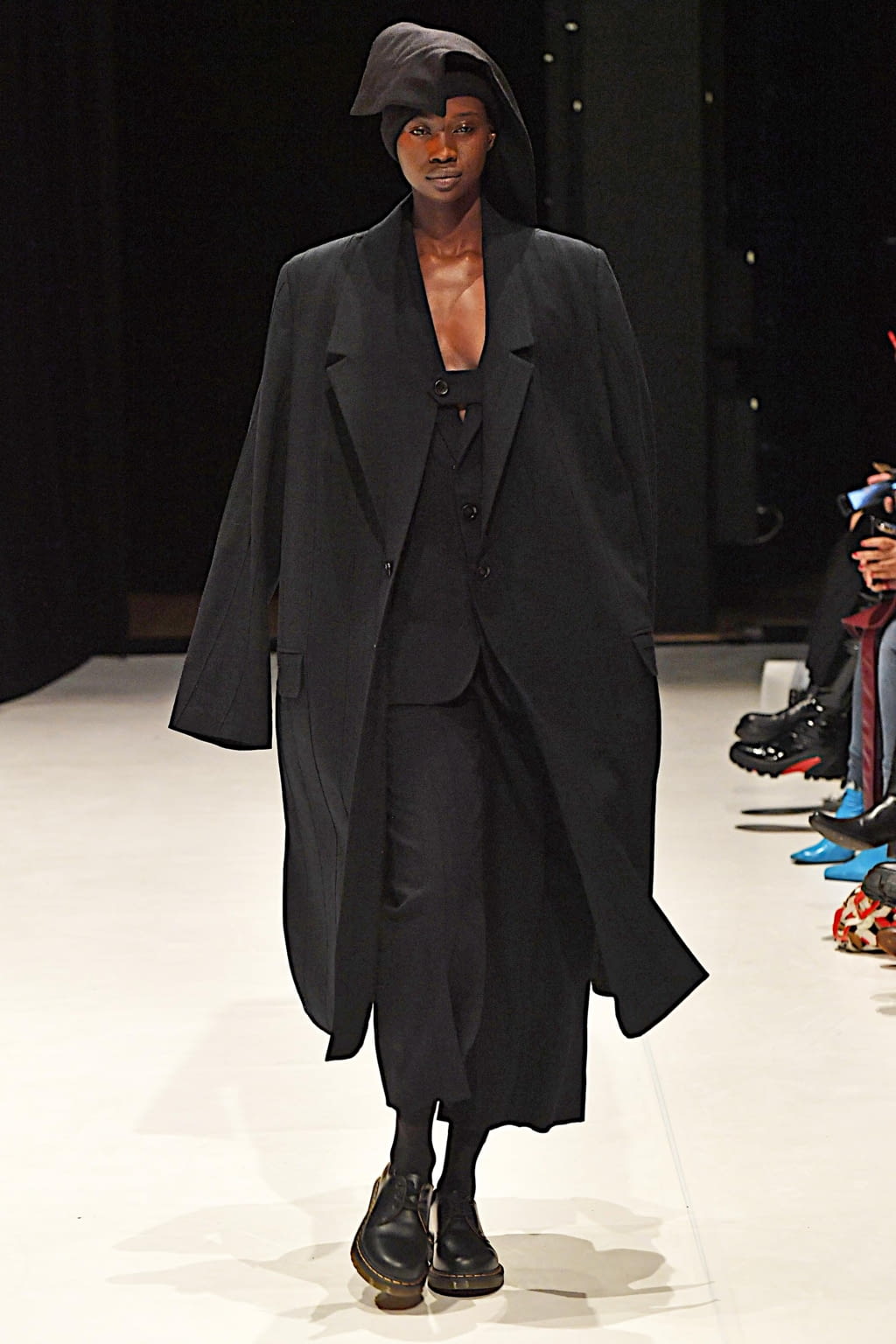 Fashion Week London Fall/Winter 2020 look 1 from the Chalayan collection womenswear