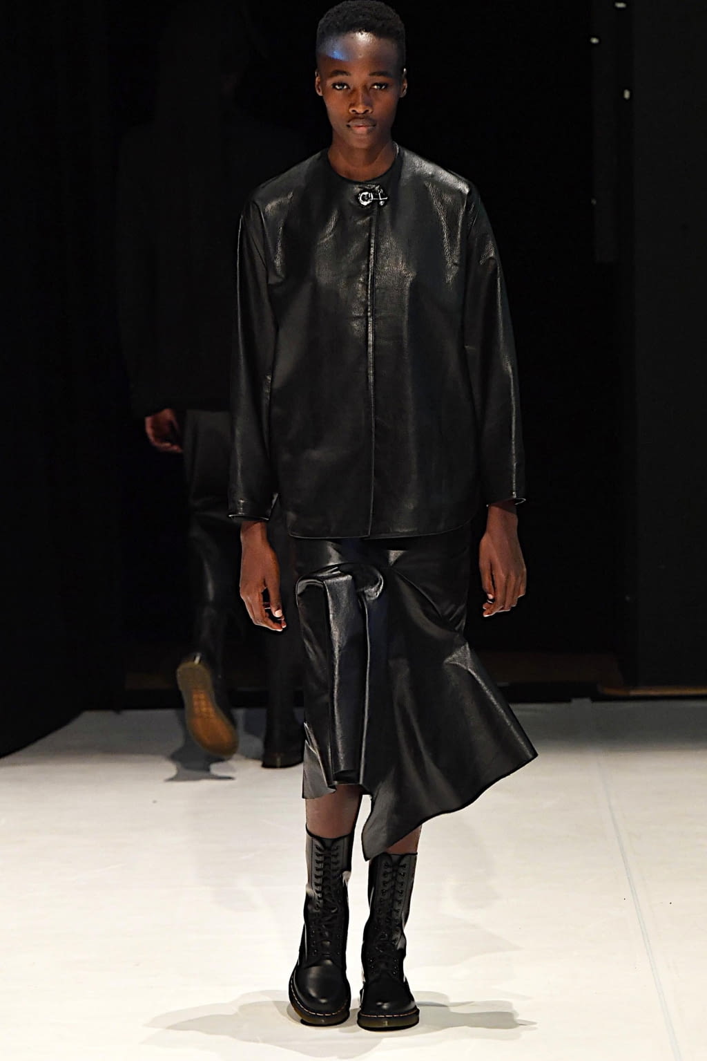 Fashion Week London Fall/Winter 2020 look 4 from the Chalayan collection womenswear
