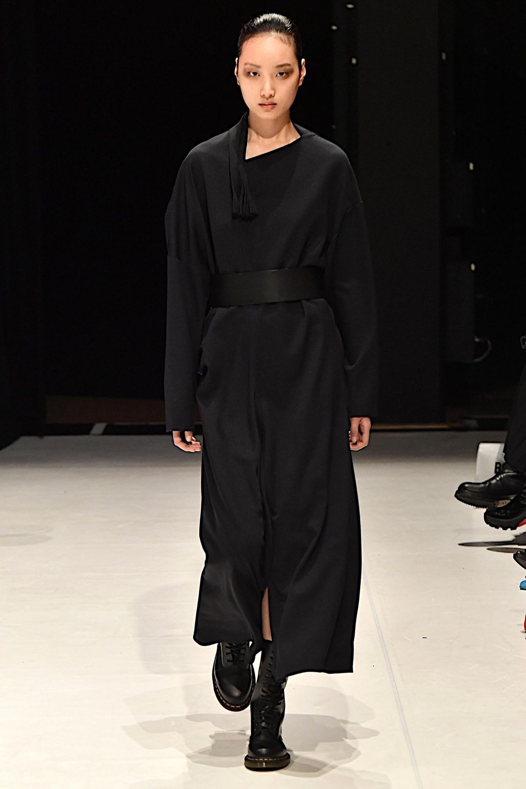 Fashion Week London Fall/Winter 2020 look 16 from the Chalayan collection womenswear