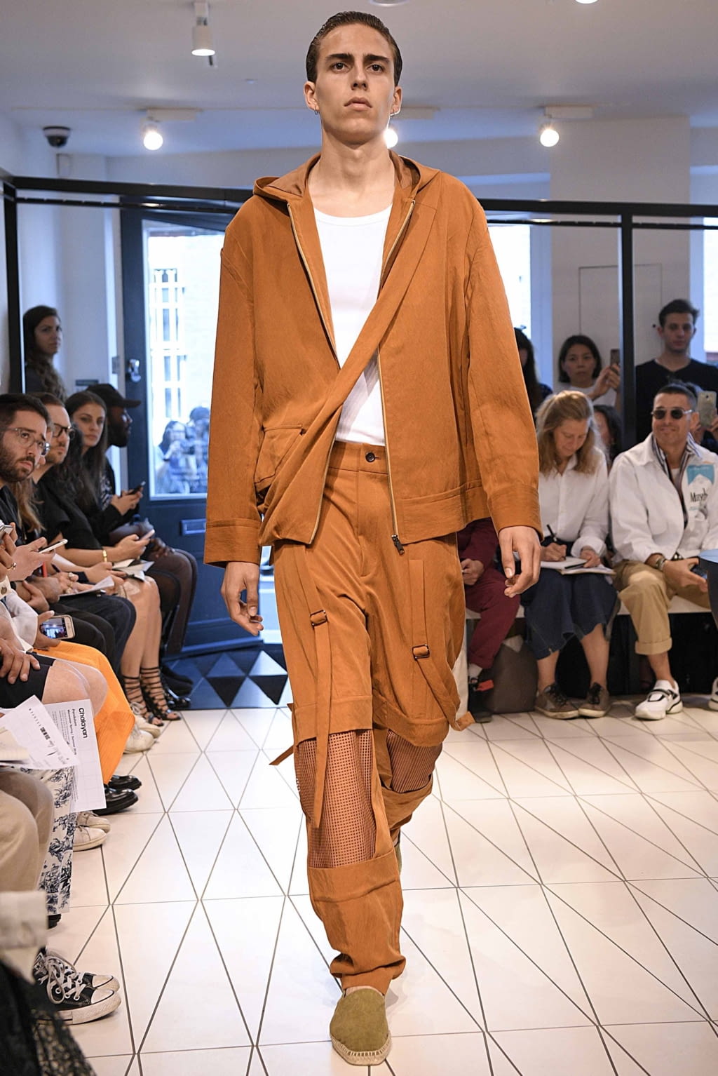 Fashion Week London Spring/Summer 2019 look 5 from the Chalayan collection menswear