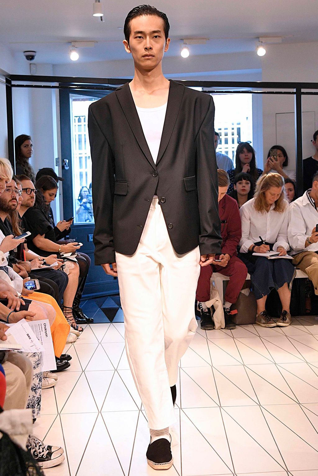Fashion Week London Spring/Summer 2019 look 6 from the Chalayan collection menswear