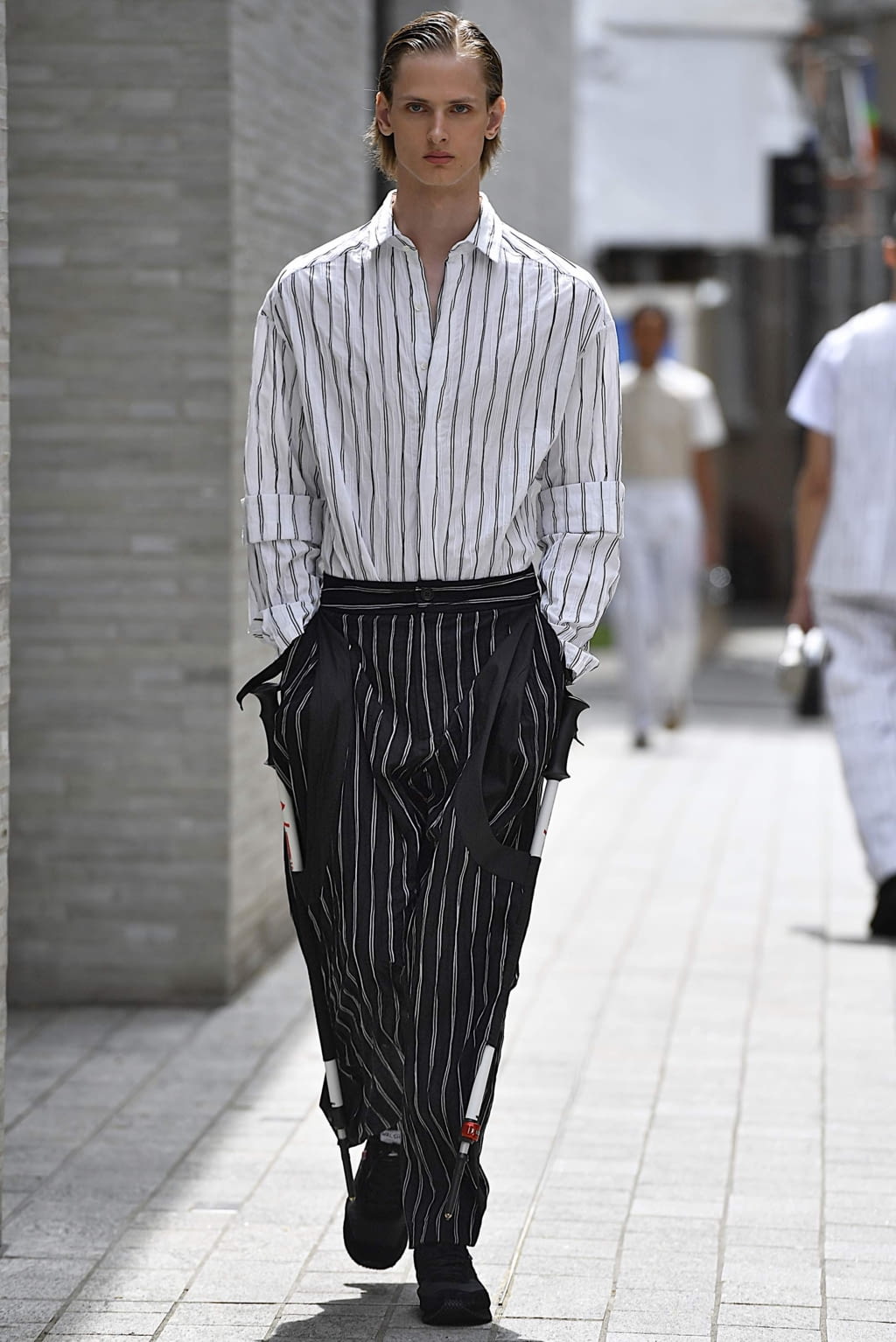 Fashion Week London Spring/Summer 2020 look 3 from the Chalayan collection menswear