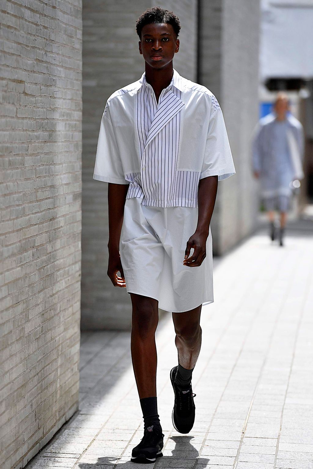 Fashion Week London Spring/Summer 2020 look 23 from the Chalayan collection menswear