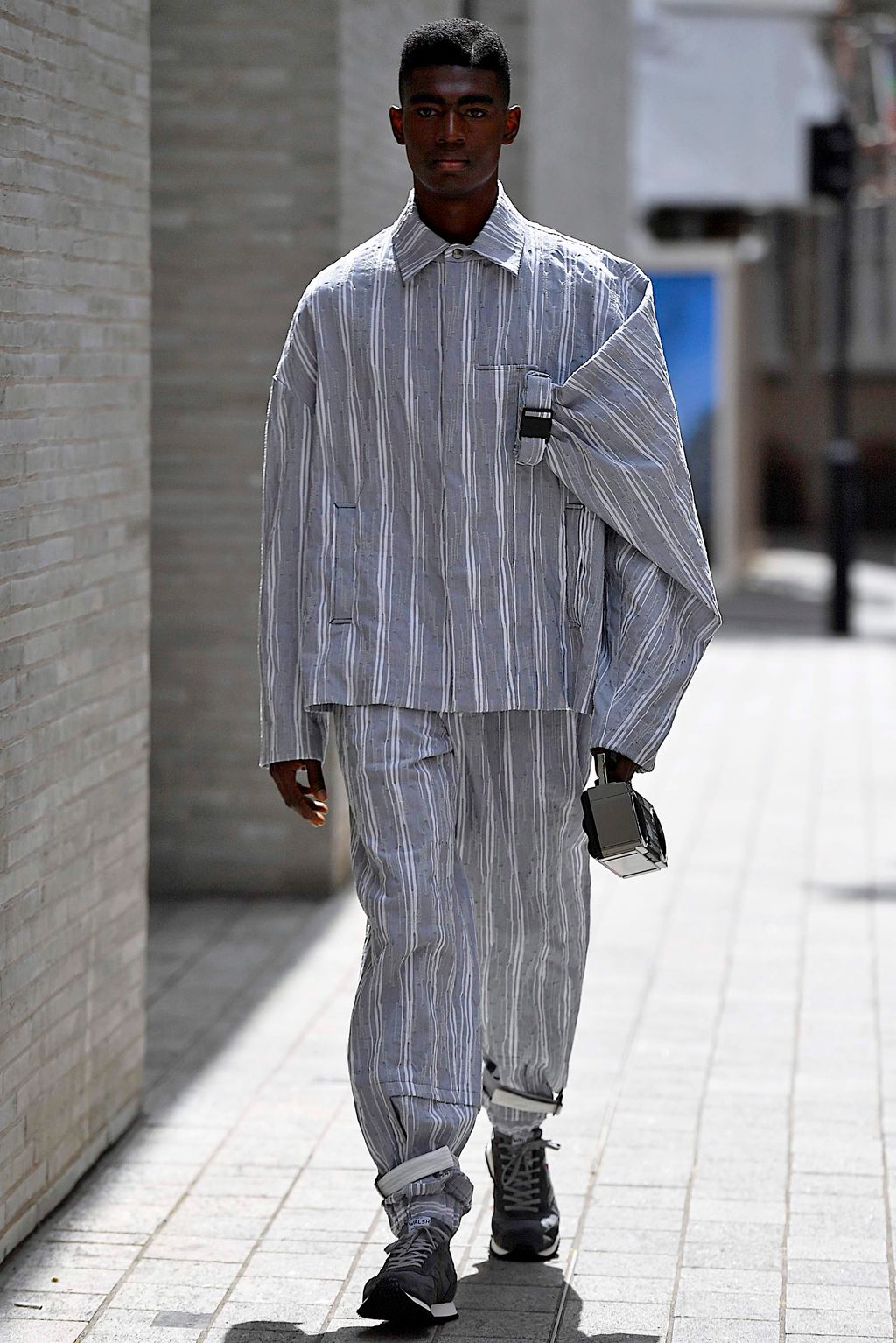 Fashion Week London Spring/Summer 2020 look 26 from the Chalayan collection menswear