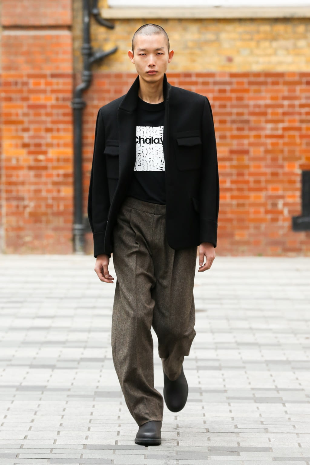 Fashion Week London Fall/Winter 2020 look 6 from the Chalayan collection menswear