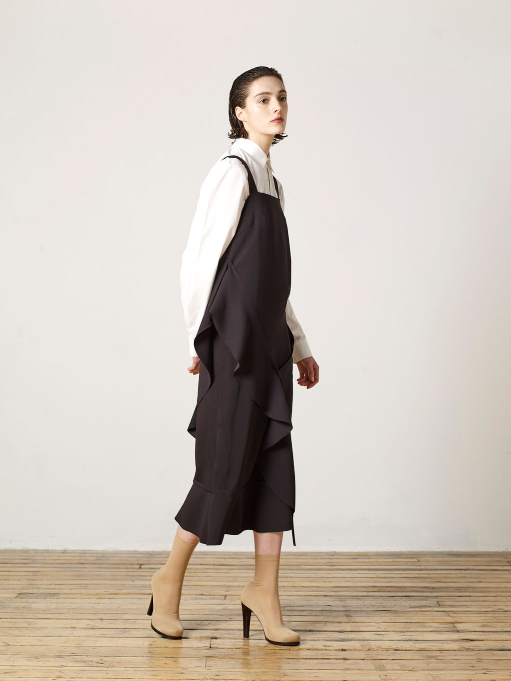 Fashion Week London Pre-Fall 2019 look 13 from the Chalayan collection womenswear