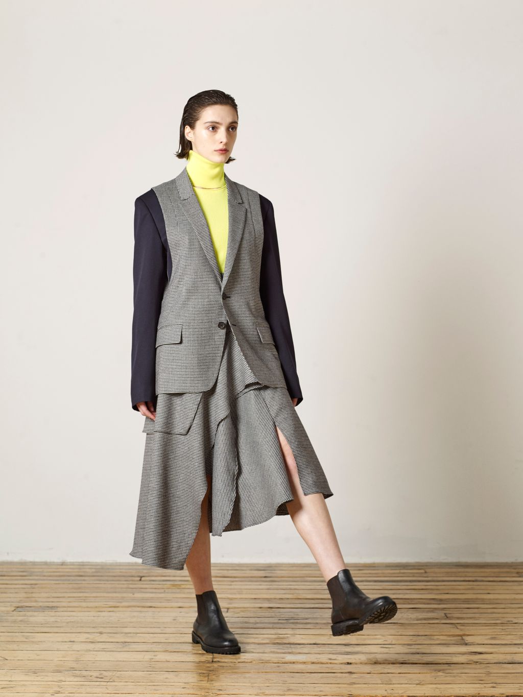 Fashion Week London Pre-Fall 2019 look 17 from the Chalayan collection womenswear