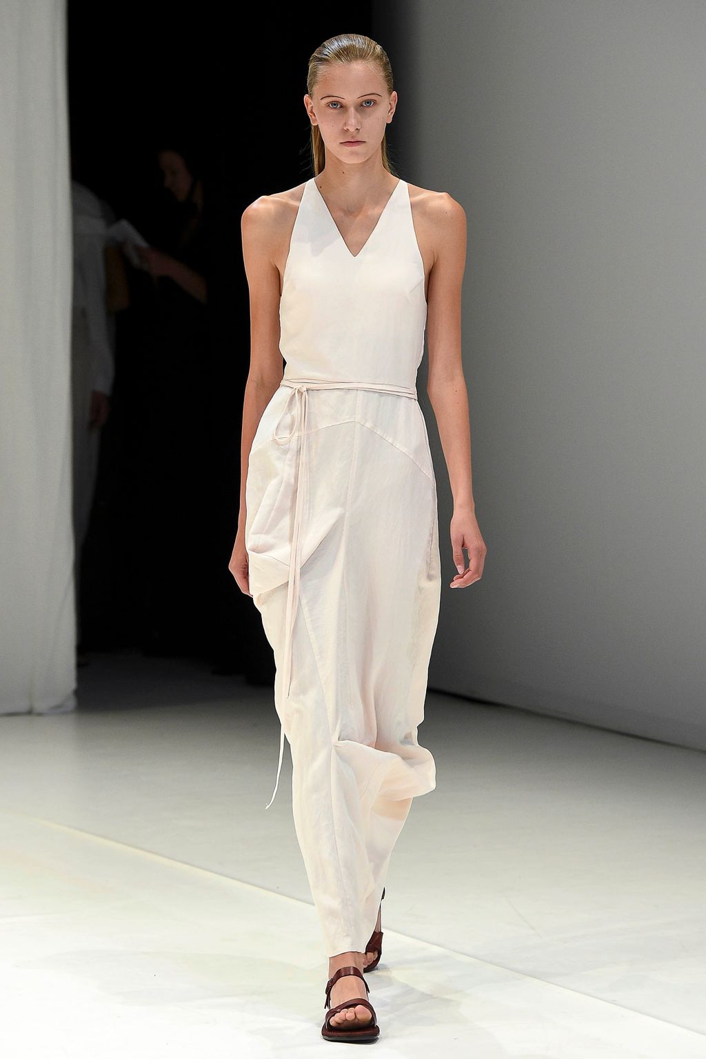 Fashion Week London Spring/Summer 2018 look 14 from the Chalayan collection womenswear