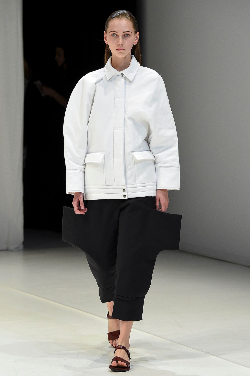 Fashion Week London Spring/Summer 2018 look 32 from the Chalayan collection womenswear