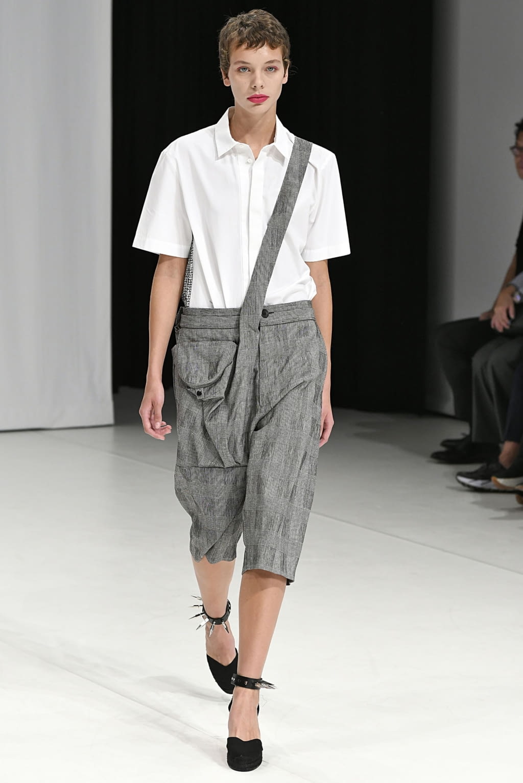 Fashion Week London Spring/Summer 2019 look 7 from the Chalayan collection womenswear