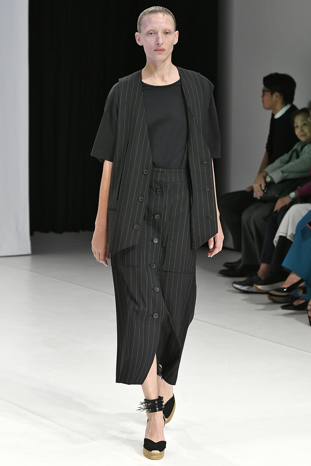 Fashion Week London Spring/Summer 2019 look 10 from the Chalayan collection womenswear