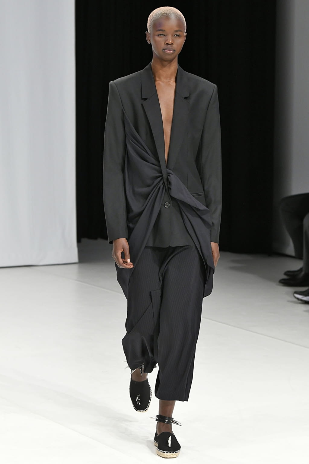 Fashion Week London Spring/Summer 2019 look 12 from the Chalayan collection womenswear