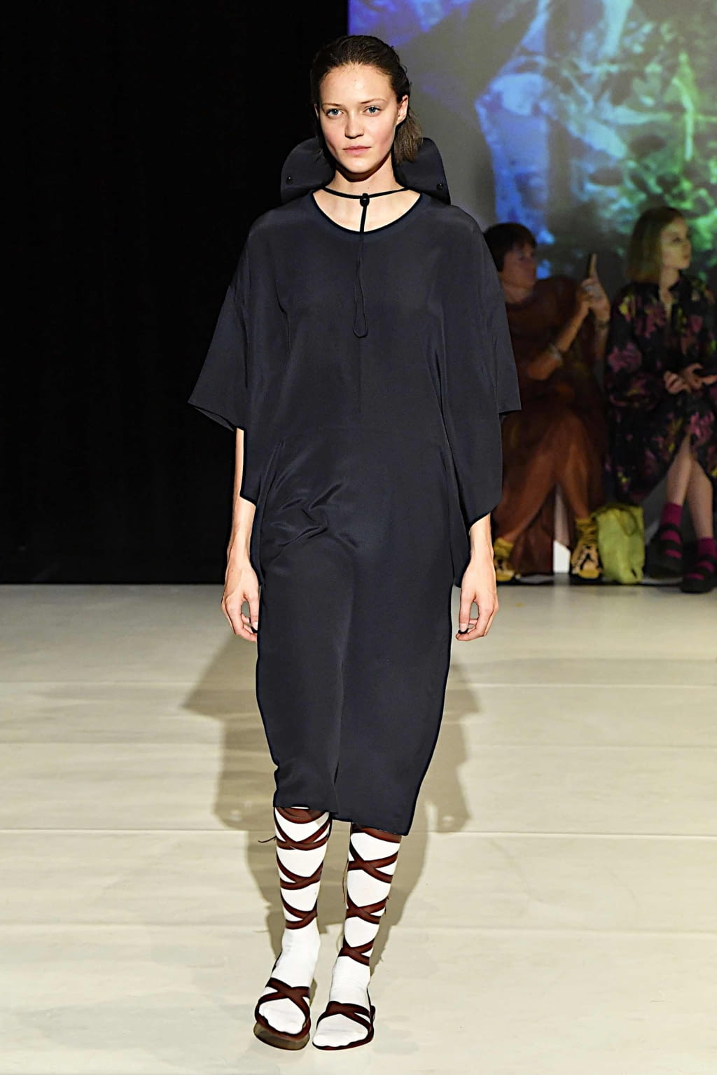 Fashion Week London Spring/Summer 2020 look 12 from the Chalayan collection 女装