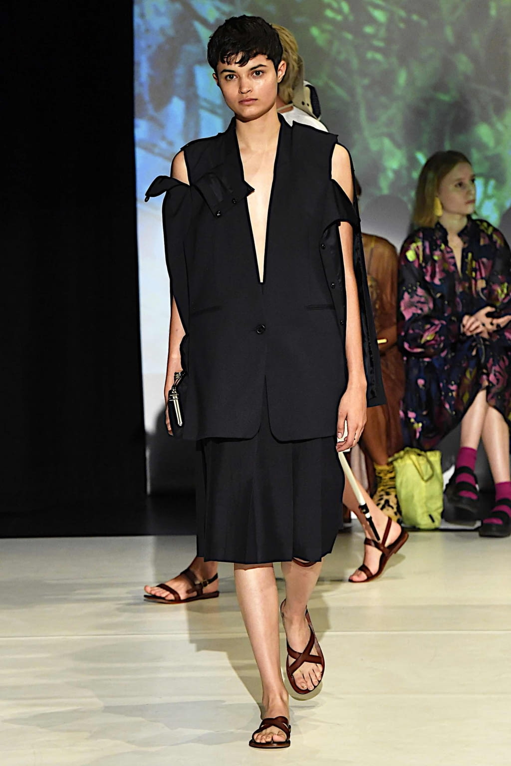 Fashion Week London Spring/Summer 2020 look 19 from the Chalayan collection womenswear