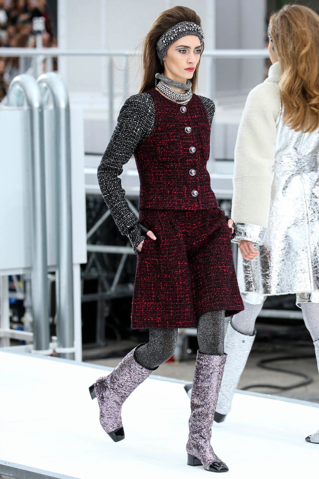 Fashion Week Paris Fall/Winter 2017 look 14 from the Chanel collection 女装
