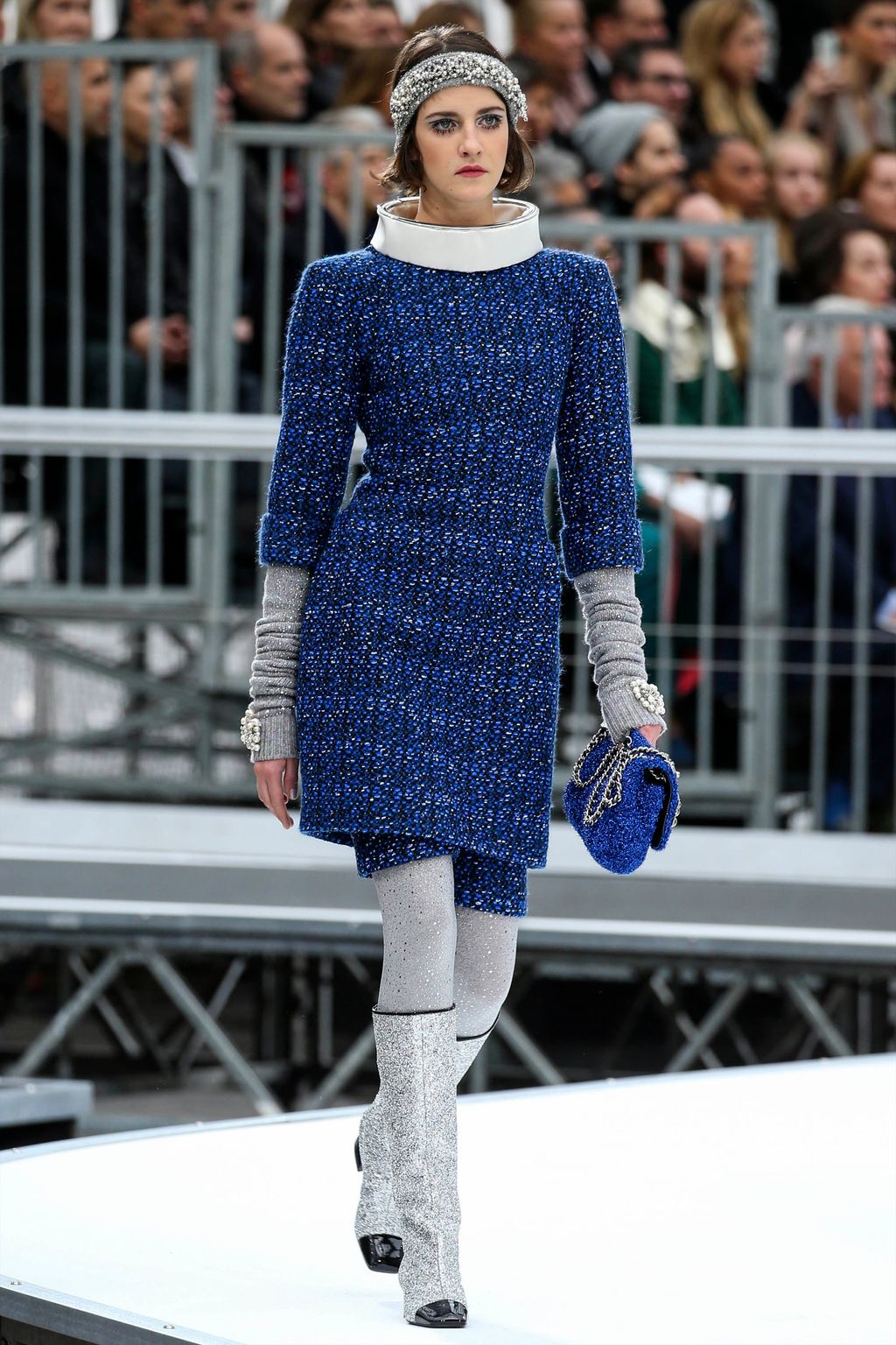 Fashion Week Paris Fall/Winter 2017 look 28 from the Chanel collection 女装