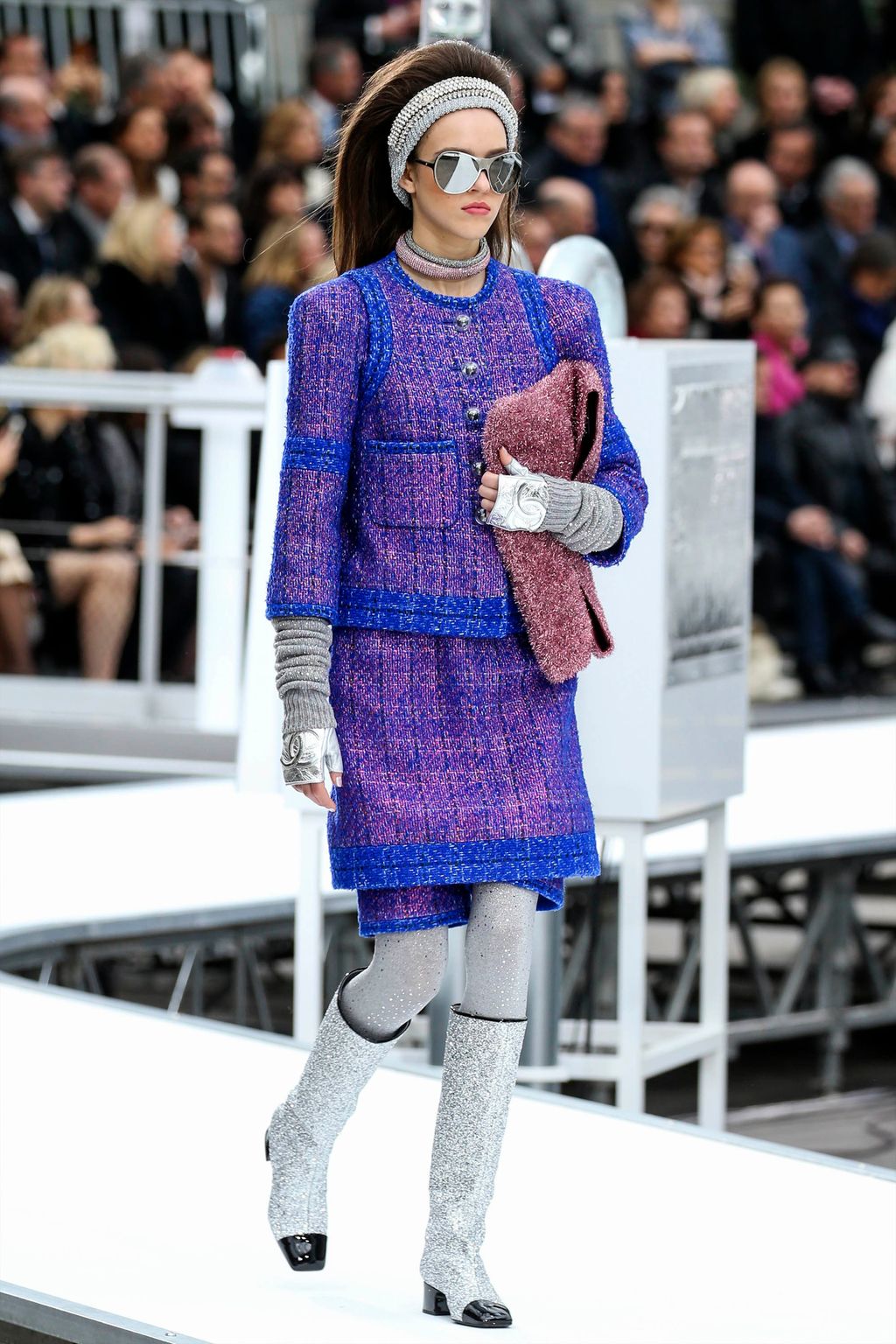 Fashion Week Paris Fall/Winter 2017 look 31 from the Chanel collection 女装