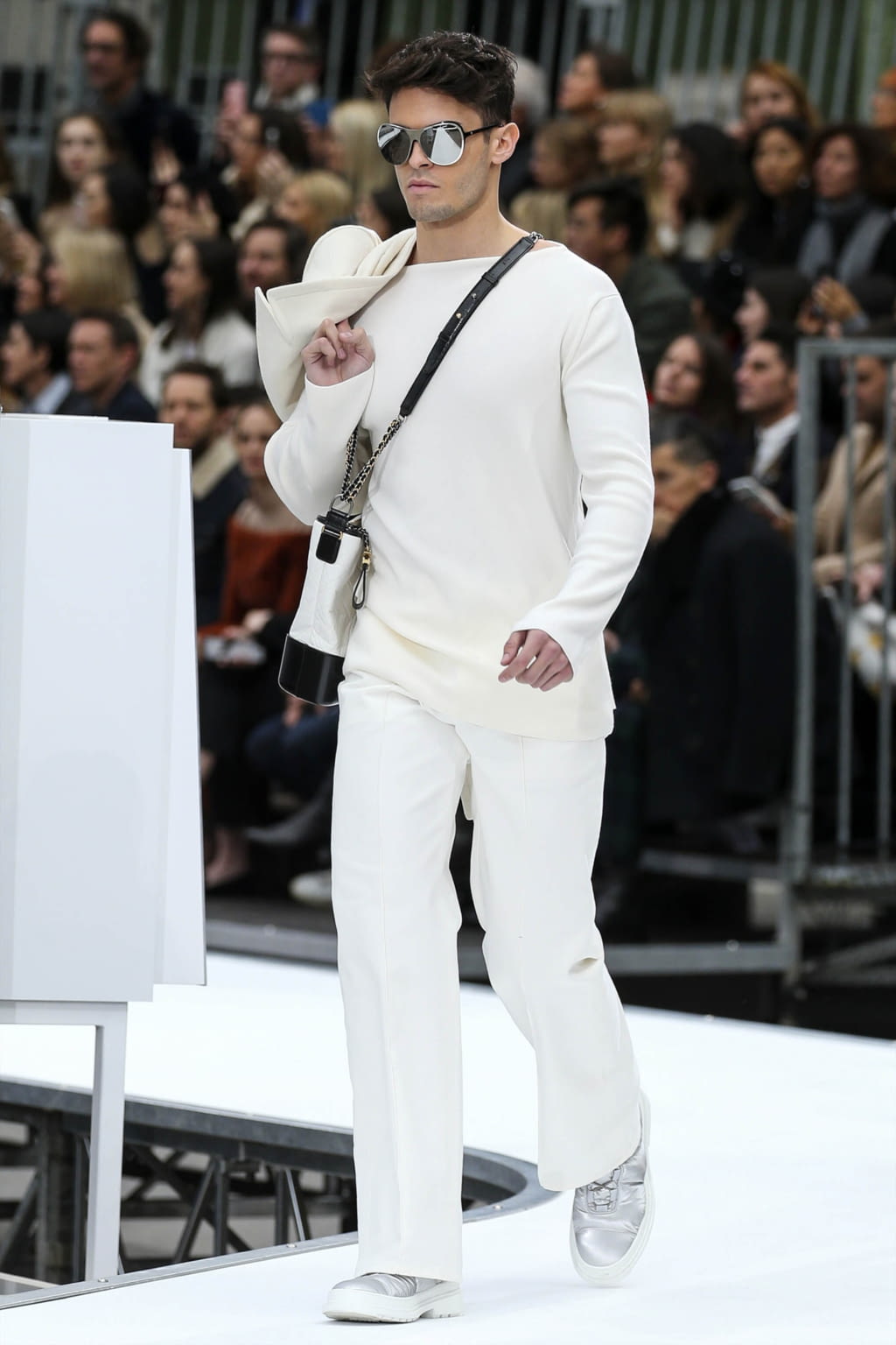 Fashion Week Paris Fall/Winter 2017 look 40 de la collection Chanel womenswear