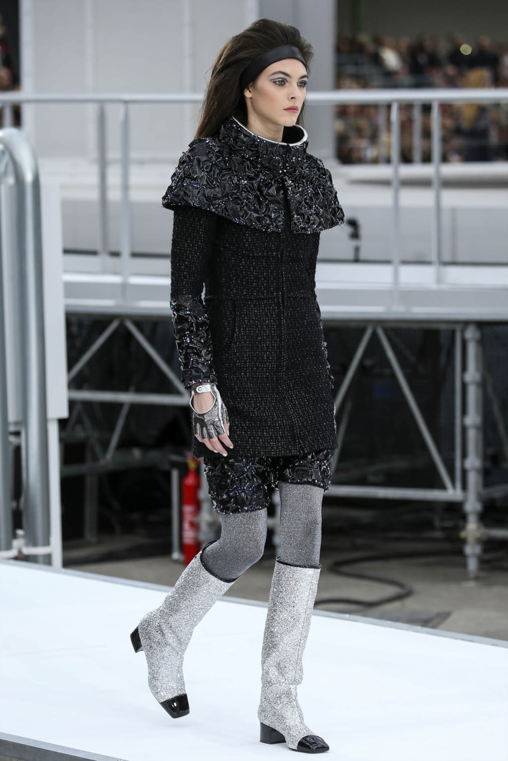 Fashion Week Paris Fall/Winter 2017 look 79 de la collection Chanel womenswear