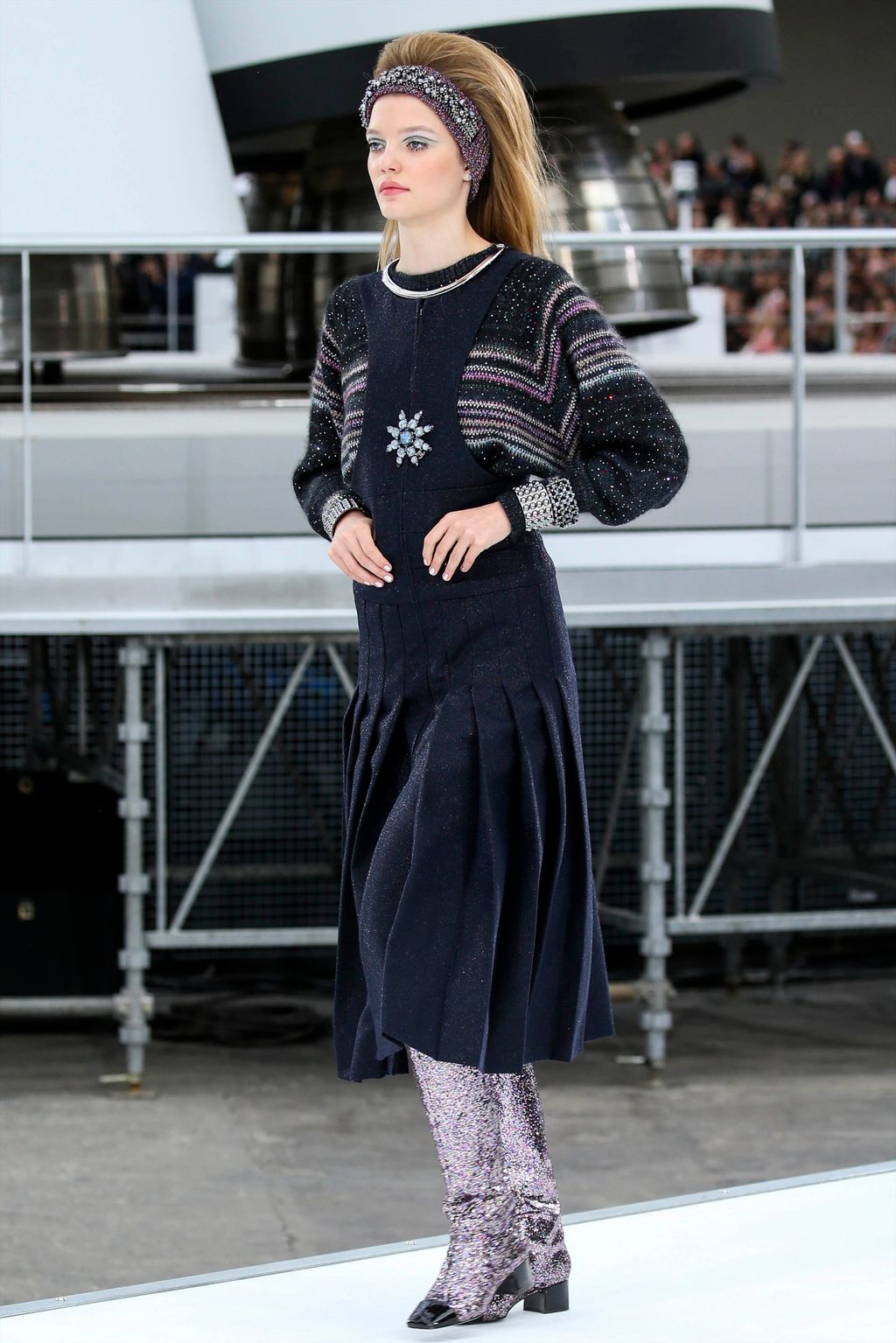 Fashion Week Paris Fall/Winter 2017 look 67 from the Chanel collection womenswear