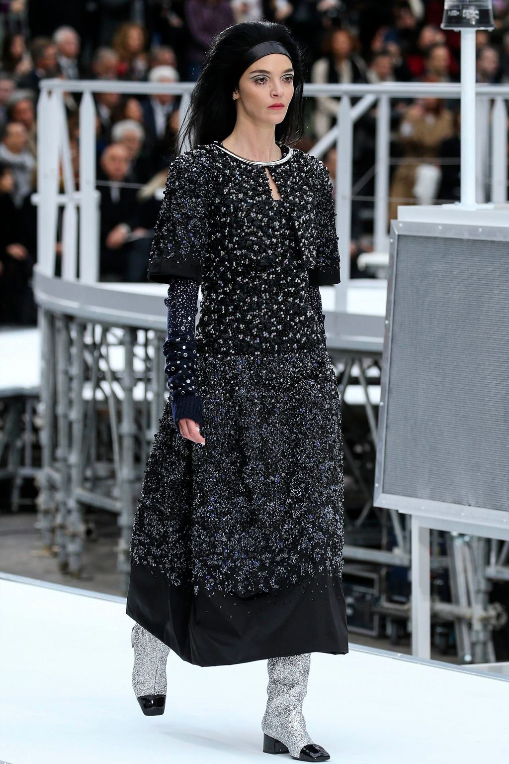 Fashion Week Paris Fall/Winter 2017 look 89 from the Chanel collection 女装