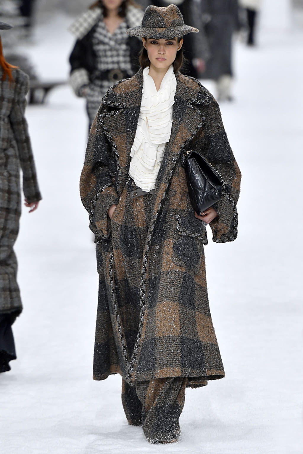 Fashion Week Paris Fall/Winter 2019 look 4 from the Chanel collection 女装