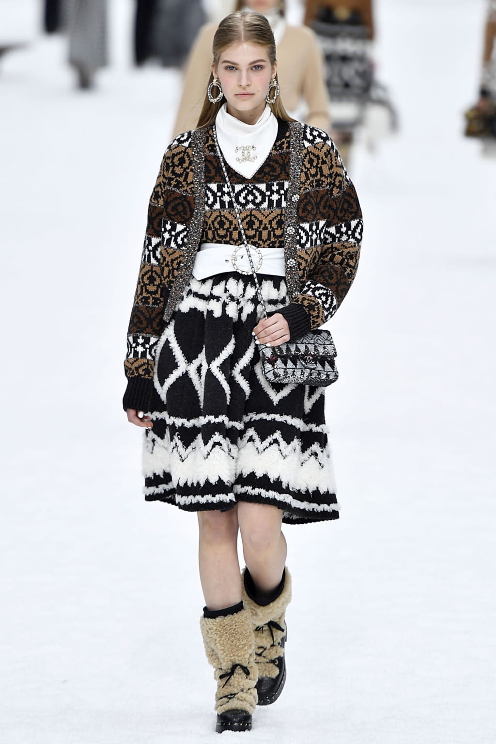 Fashion Week Paris Fall/Winter 2019 look 22 from the Chanel collection womenswear